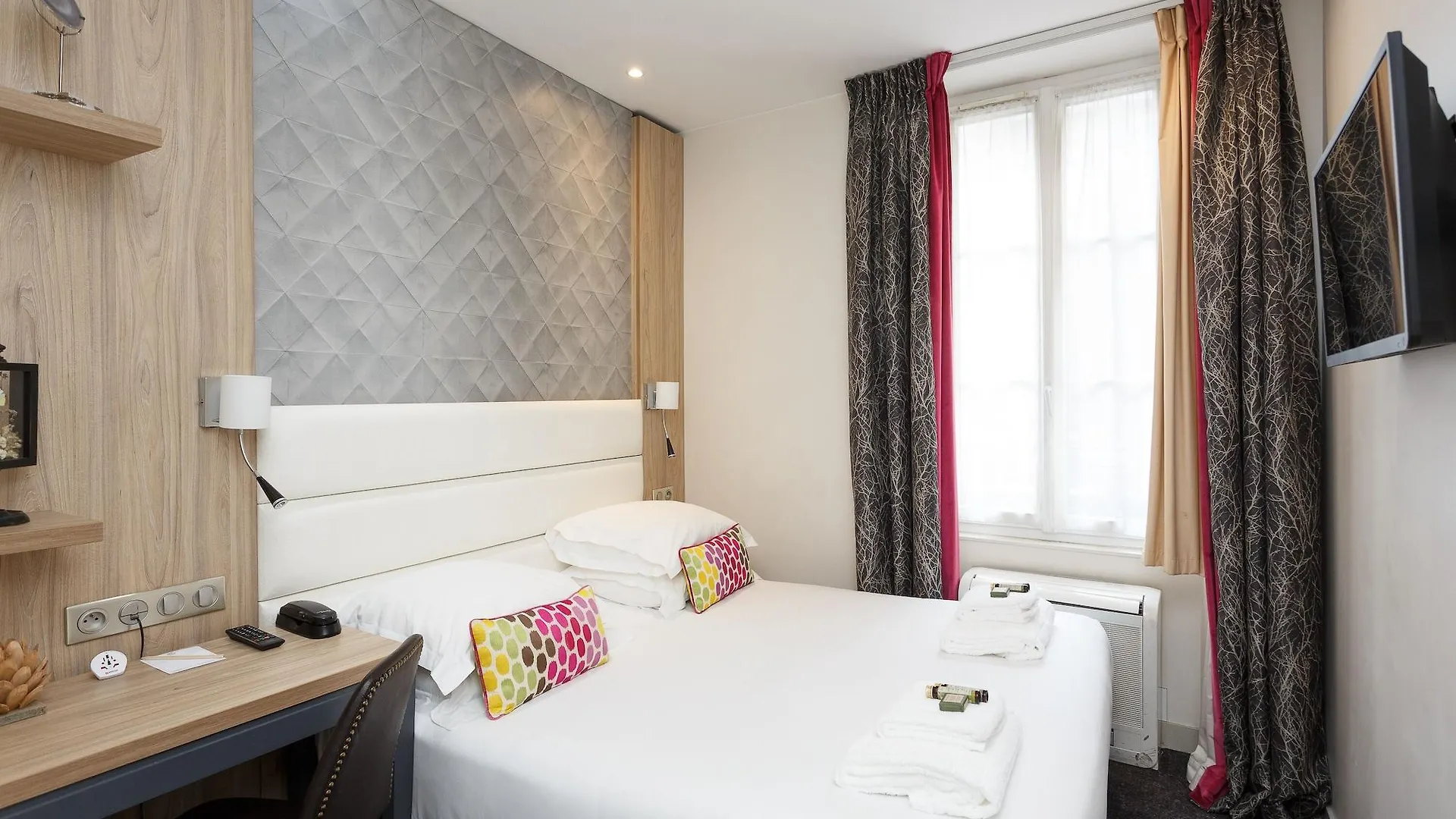 Serotel Suites Opera Parigi 4*,