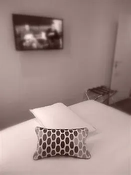 Serotel Suites Opera Parigi 4*,