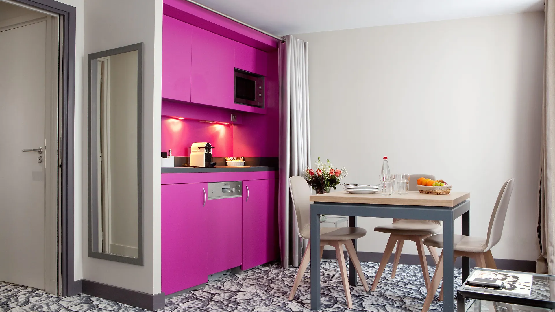 Serotel Suites Opera Paris